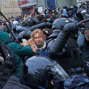 Москва хотод болсон эсэргүүцлийн жагсаалд 2000 орчим хүн оролцлоо