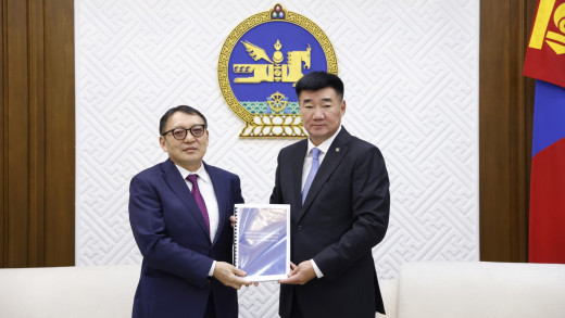 Төрөөс мөнгөний бодлогын талаар 2027 онд баримтлах Үндсэн чиглэлийн төслийг УИХ-д өргөн барилаа